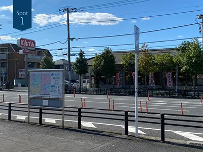 コルトンプラザ前の横断歩道と大通り